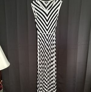 Roz Ali black and white dress